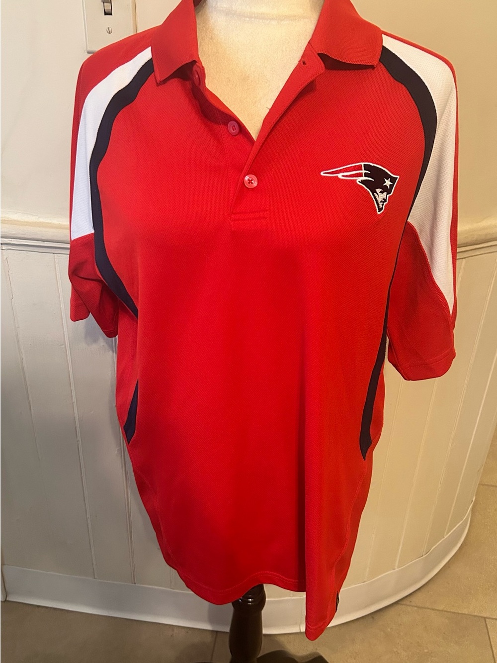 New England Patriots NFL Team Apparel Polo Shirt/Men’s Medium/Like New Condition